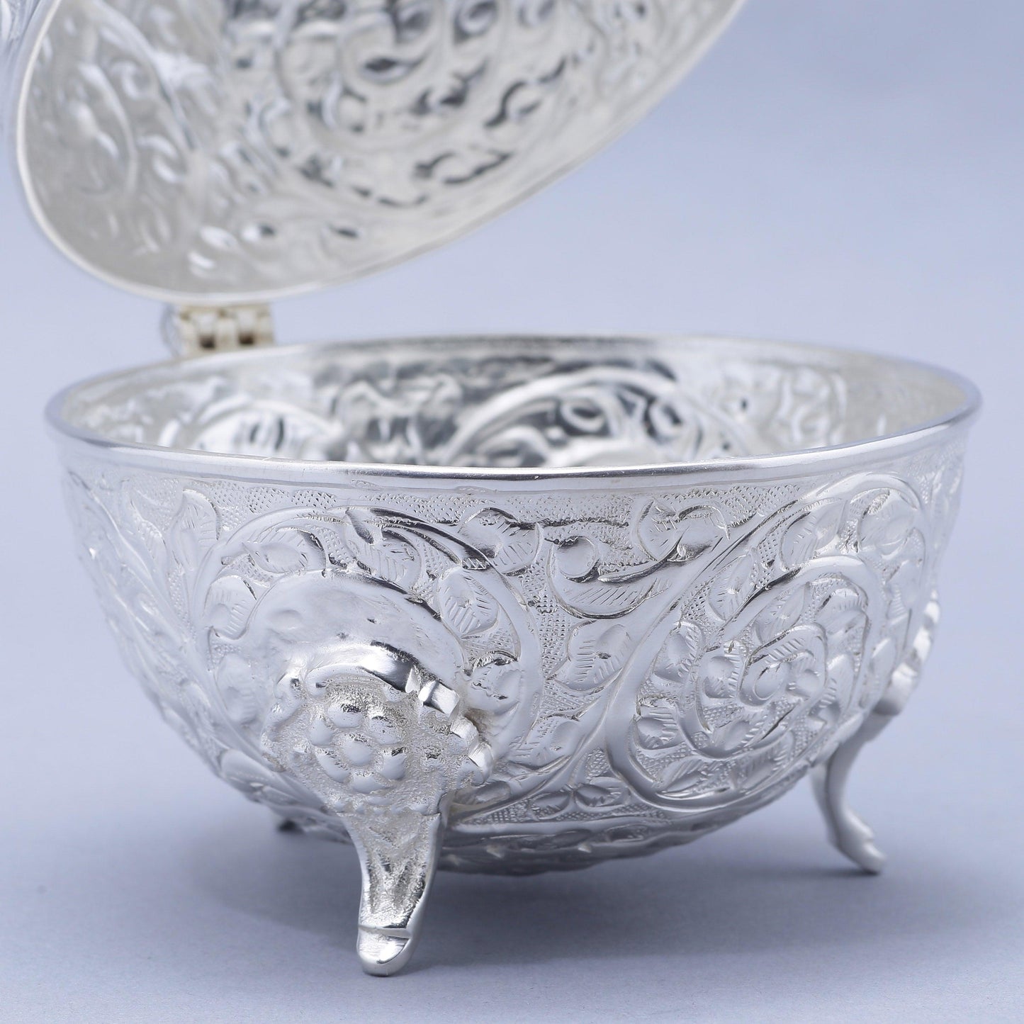 Classic Vine Design Dessert Dish