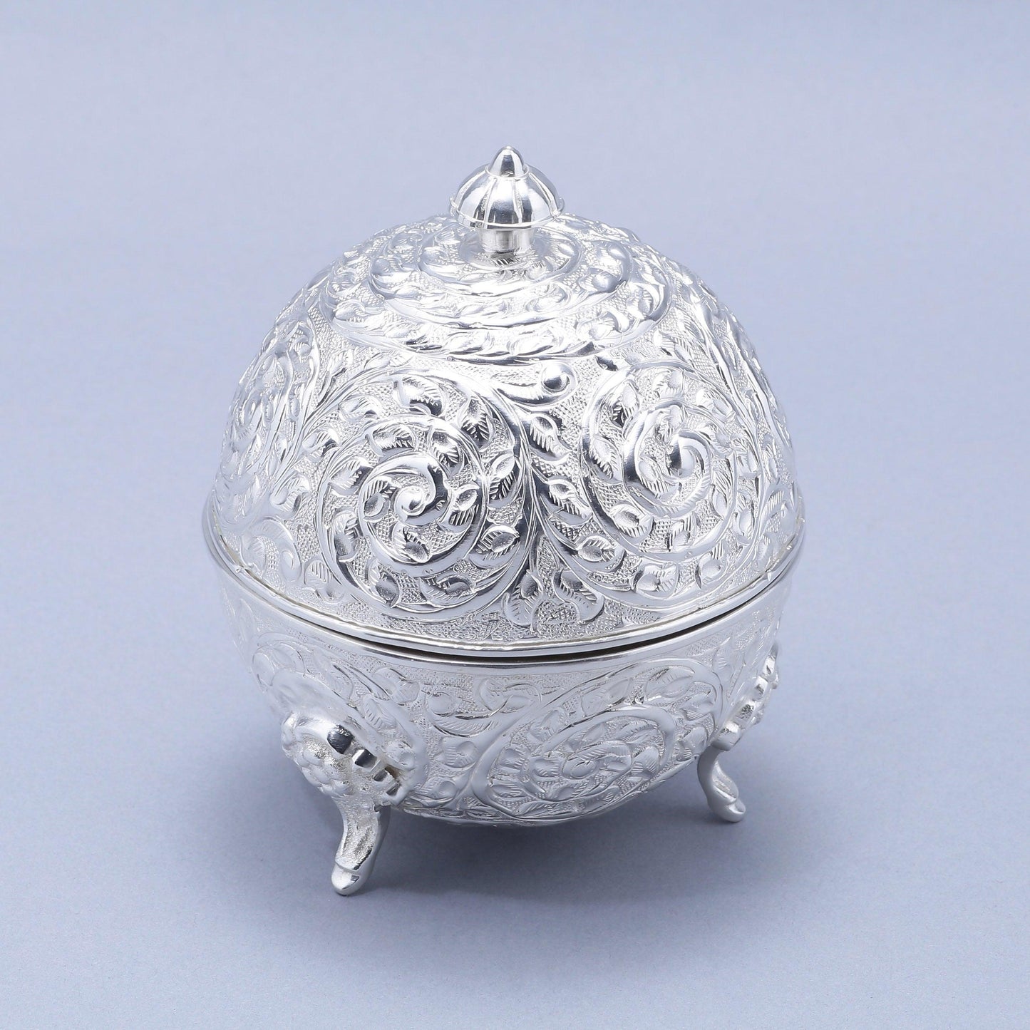 Classic Vine Design Dessert Dish