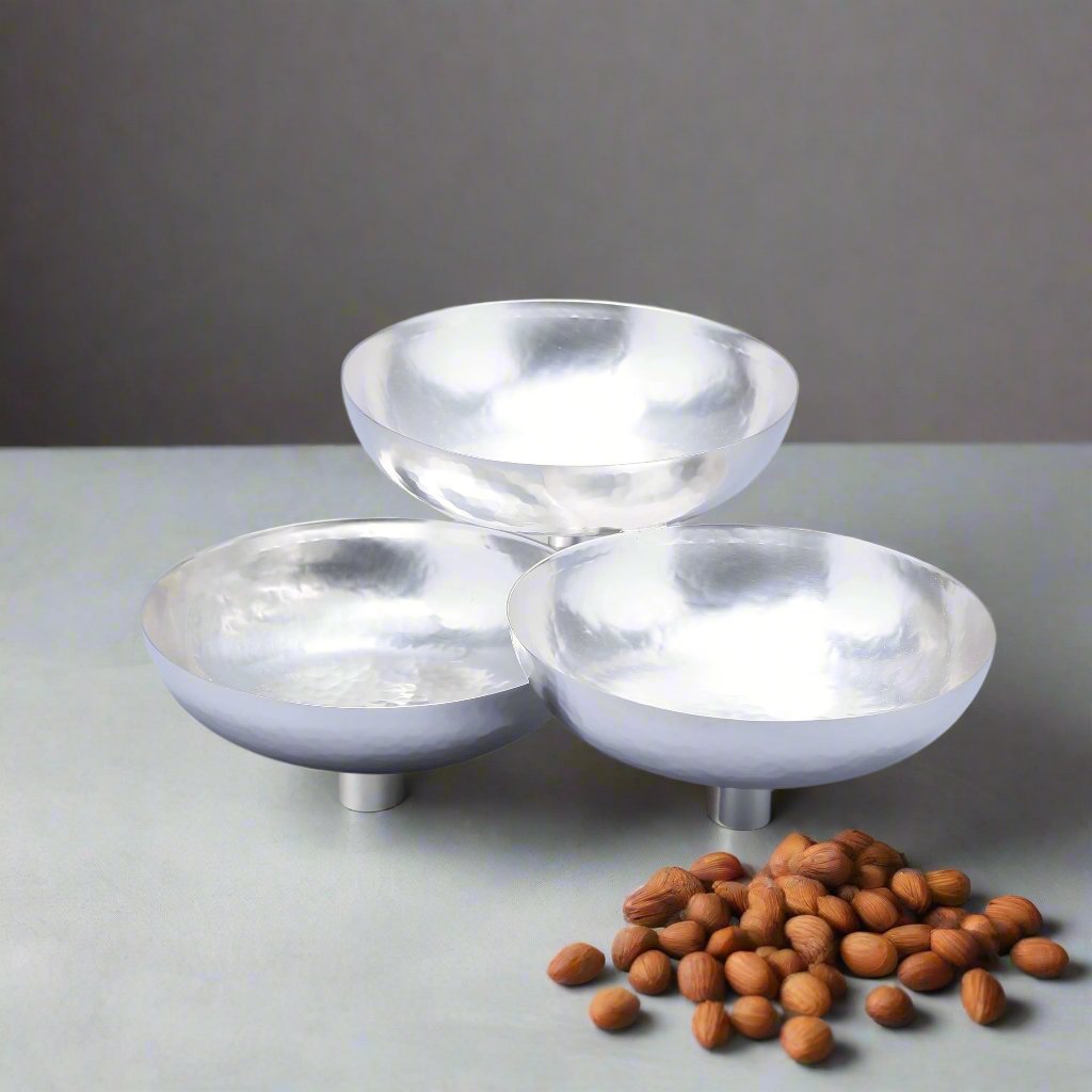 Elegante Three-Tiered Nut Stand