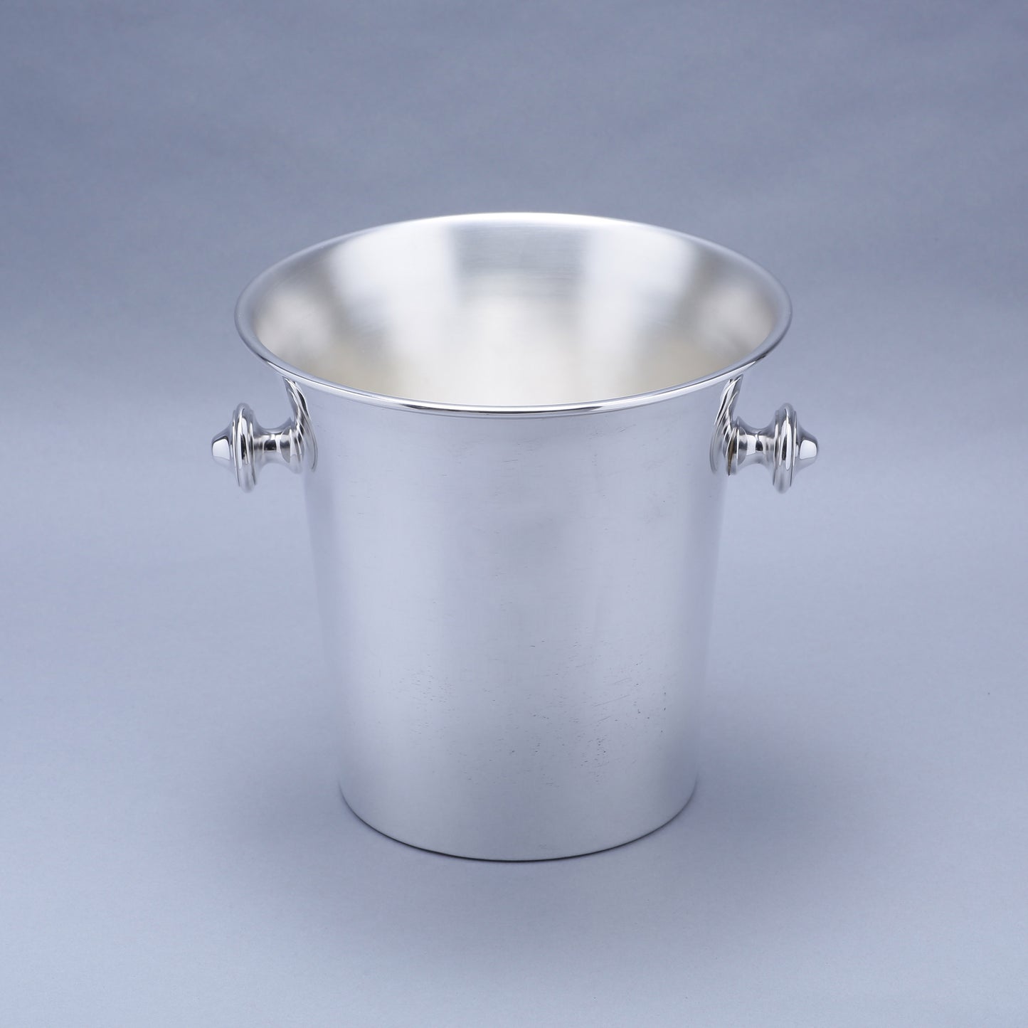Elegante Beverage Cooler with Knob Handles