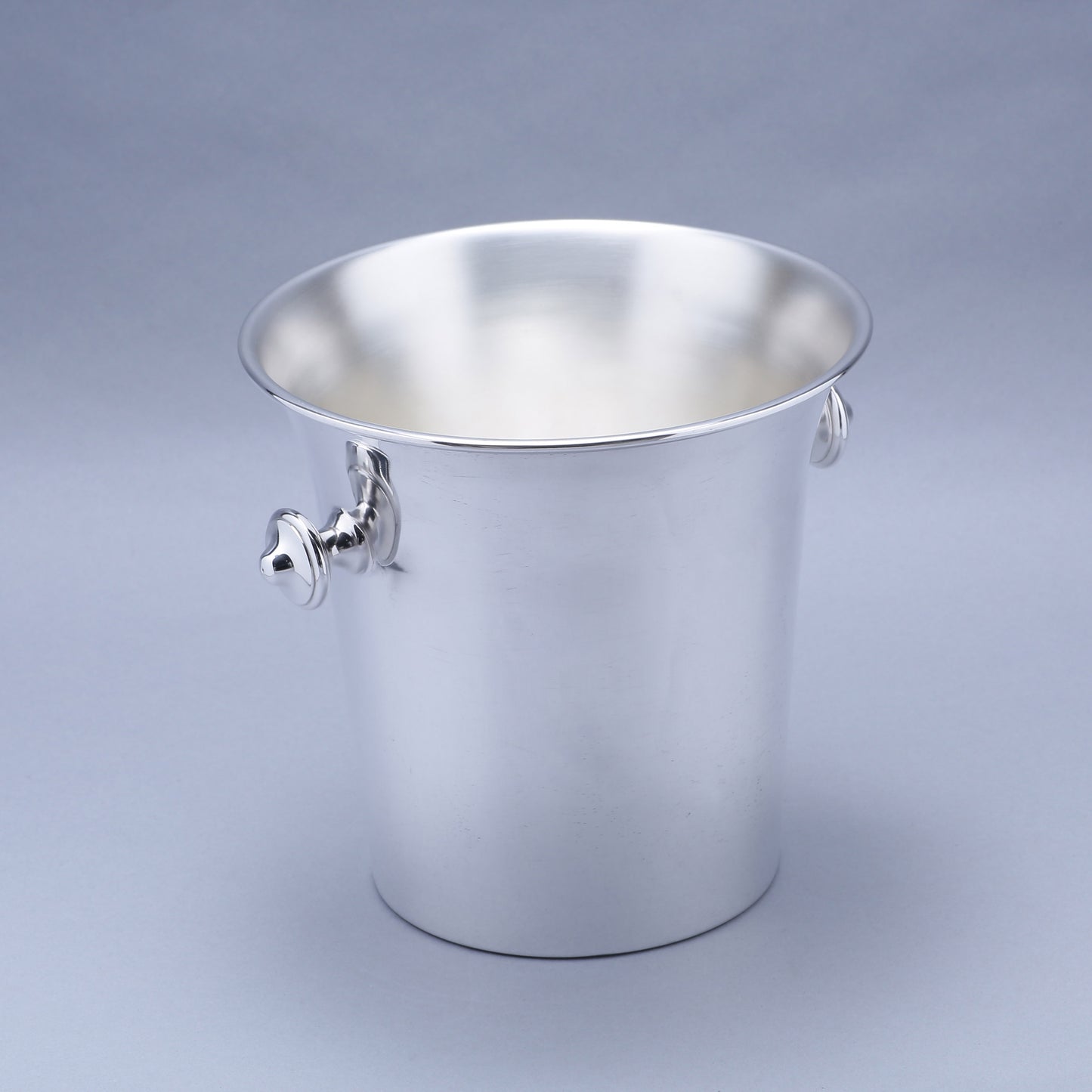 Elegante Beverage Cooler with Knob Handles