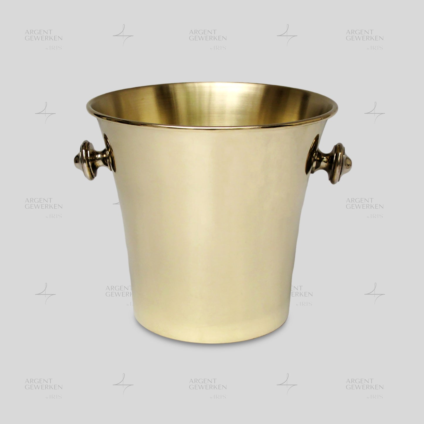 Elegante Beverage Cooler with Knob Handles