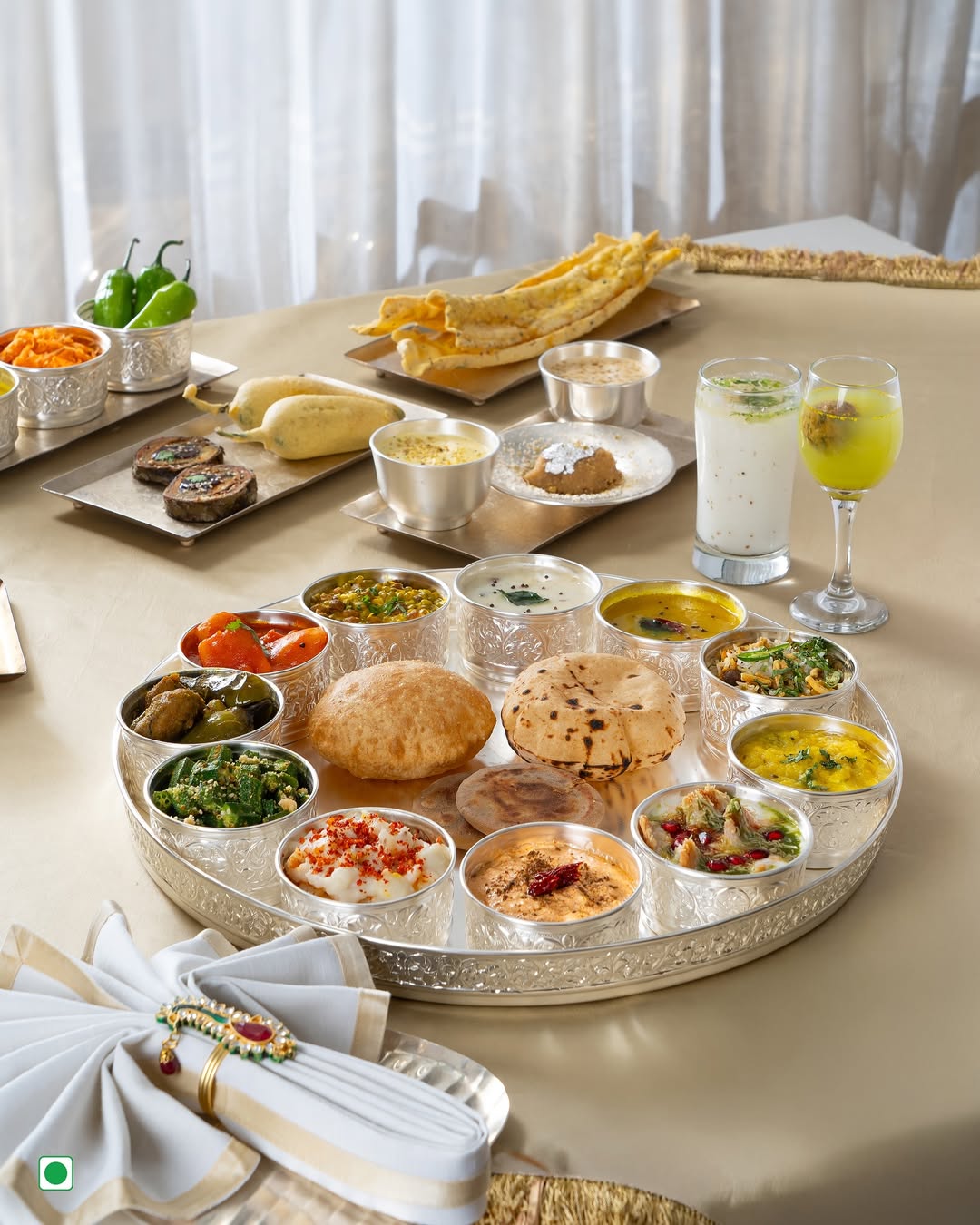 Majestic Classic Vine Dinner 18-Piece Set