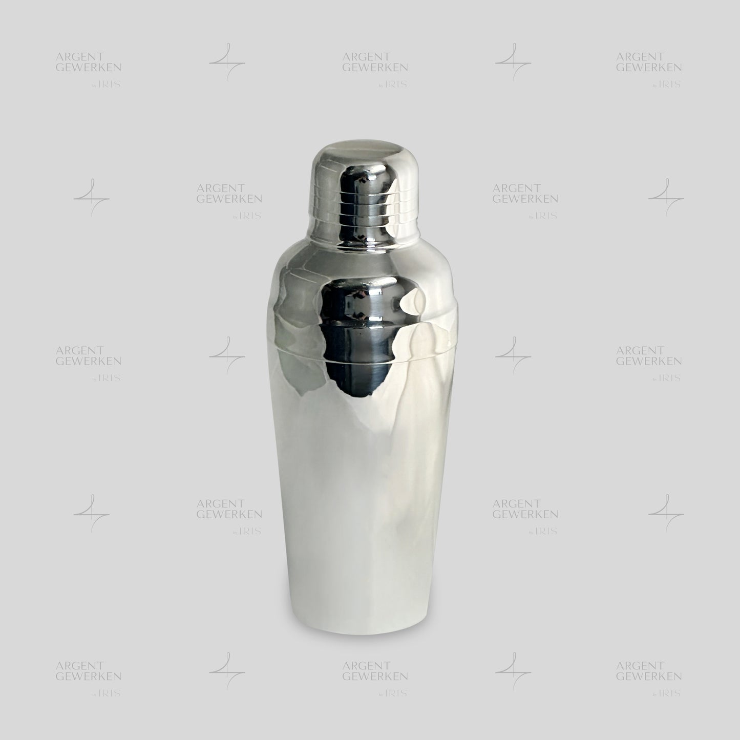 Elegante Silver Plated Cocktail Shaker